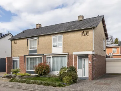 Tussenwoning te koop: In den Daal 7, Oirsbeek Oirsbeek