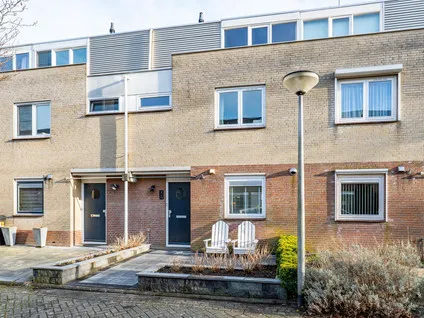 Tussenwoning te koop: Ina Boudier-Bakkerstraat 7, Vrouwenpolder Lisse