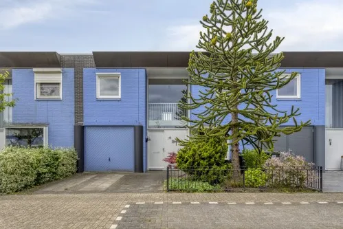 Tussenwoning te koop: Indigohof 14, Regenboogbuurt Zuid Almere