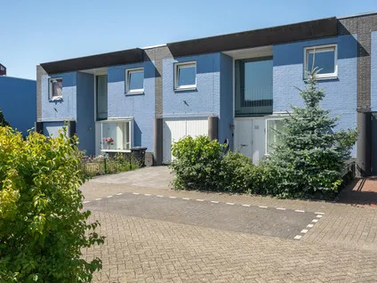 Tussenwoning te koop: Indigohof 22, Regenboogbuurt Zuid Almere