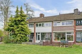 Tussenwoning te koop: Industrielaan 75, Dieren-Noord boven spoorlijn Dieren