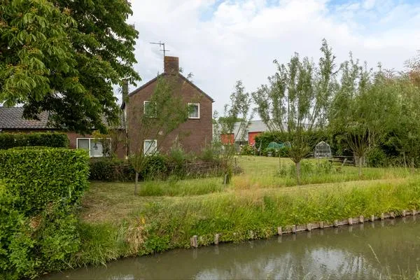 Twee-onder-één-kap te koop: Industriestraat 14, Kern Wamel Wamel