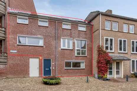 Tussenwoning te koop: Infirmerie 24A, Binnenstad-Grave Grave