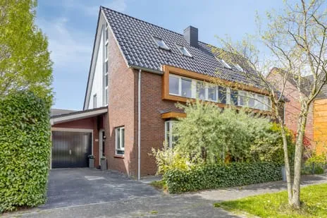 Twee-onder-één-kap te koop: Inlaagdijk 112, Bangert en Oosterpolder - Buurt 35 02 Zwaag