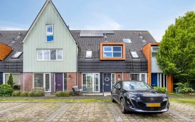 Tussenwoning te koop: Inlaagdijk 114, Bangert en Oosterpolder - Buurt 35 02 Zwaag