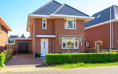Vrijstaande woning te koop: Inlaagdijk 165, Zwaag