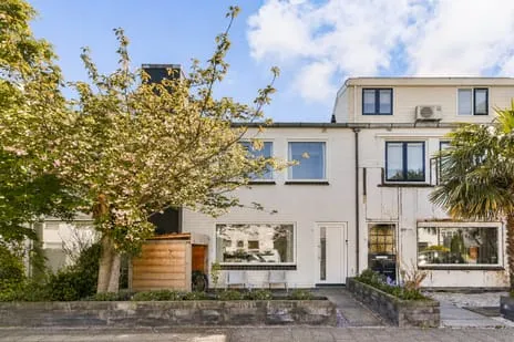 Tussenwoning te koop: Insulindestraat 72, Indische Buurt Vlaardingen