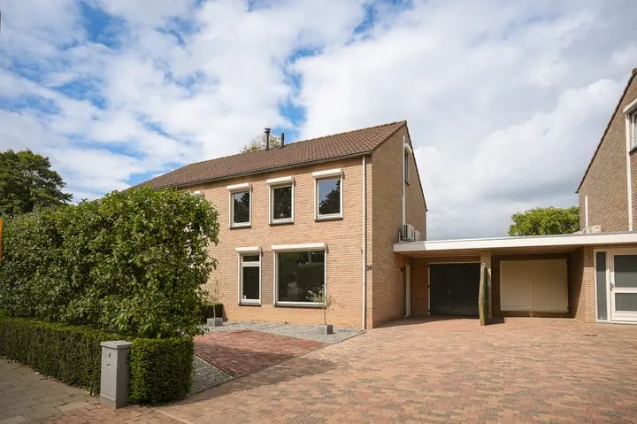 Tussenwoning te koop: Ipperakkeren 24, Kerkdriel Kerkdriel