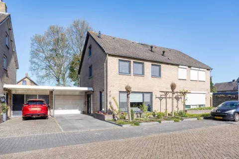 Tussenwoning te koop: Ir Lelystraat 15, Hulst