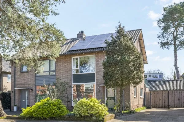 Twee-onder-één-kap te koop: Irenelaan 17, Beatrixpark Ede