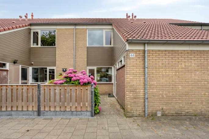 Terraced house for sale: Ireneplaats 44, Kulck-Noord Hellevoetsluis