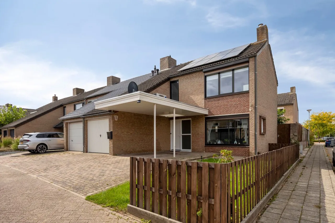 Hoekwoning te koop: Irenestraat 1, Meerlo