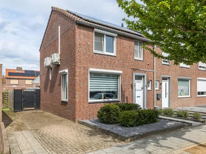 Hoekwoning te koop: Irenestraat 1, Puth Puth