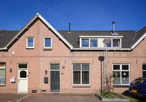 Tussenwoning te koop: Irenestraat 11, Beneden-Leeuwen