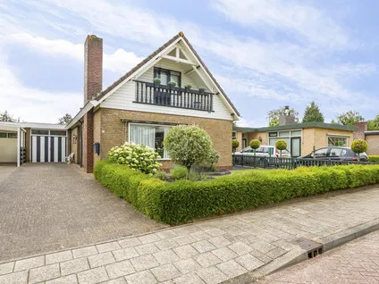 Twee-onder-één-kap te koop: Irenestraat 12, Brouwersland Huissen