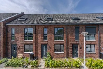 Terraced house for sale: Irenestraat 38, Kern Angeren Angeren