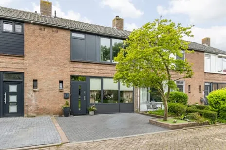 Tussenwoning te koop: Irenestraat 40, Heinenoord Woonkern Heinenoord