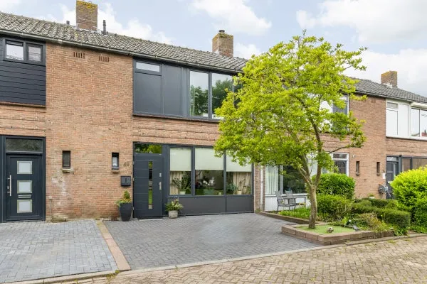 Tussenwoning te koop: Irenestraat 40, Heinenoord Woonkern Heinenoord