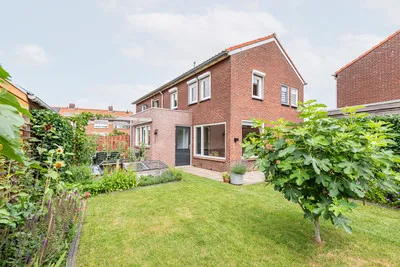 Semi-detached for sale: Irenestraat 8, Dinxperlo Centrum/Oost Dinxperlo