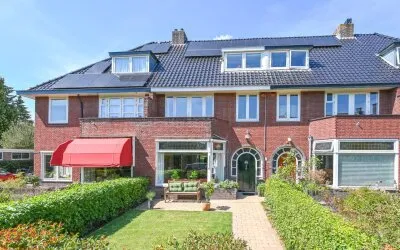 Terraced house for sale: Irislaan 5, Zandvoortselaan en Berkenrode en omgeving Heemstede