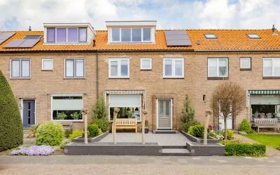 Tussenwoning te koop: Irissenstraat 21, Bloemenbuurt Lisse
