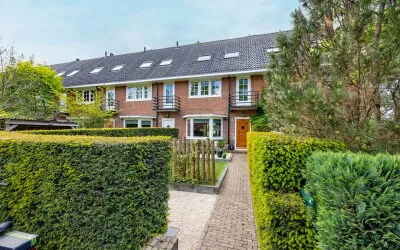 Tussenwoning te koop: Irisstraat 4, Bloemenbuurt Bussum