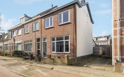 Hoekwoning te koop: Irisstraat 40, Hilversum