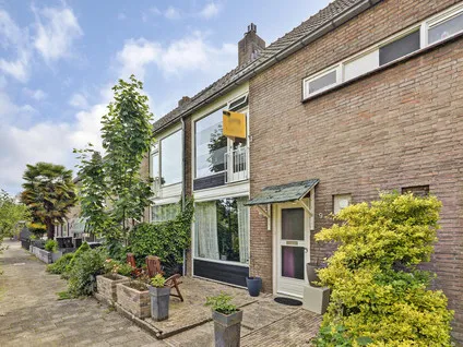 Tussenwoning te koop: Irisstraat 9, Hoogwerf-Zuid Spijkenisse