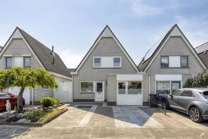 Corner house for sale: Isaäc Sweersstraat 6, Kruis Hoeffe Hellevoetsluis