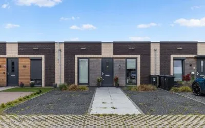 Tussenwoning te koop: Isaac Newtonstraat 60, Oosterwold Noord Almere