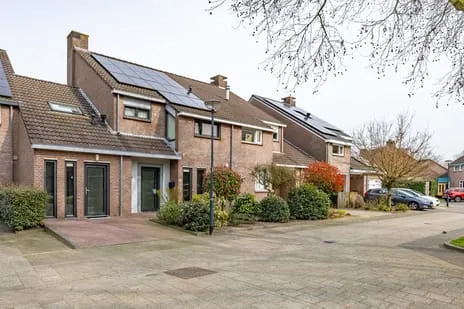 Tussenwoning te koop: Isabellahof 29, Veltum 2 Venray