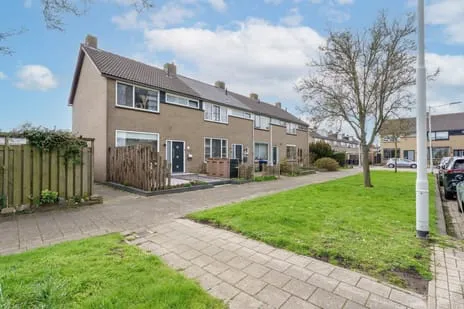 Hoekwoning te koop: Isaäc da Costastraat 8, Dichters- en Schrijversbuurt Hellevoetsluis