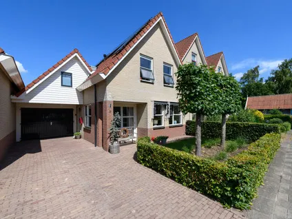 Tussenwoning te koop: It Beaken 3, Joure, Skipsleat Joure