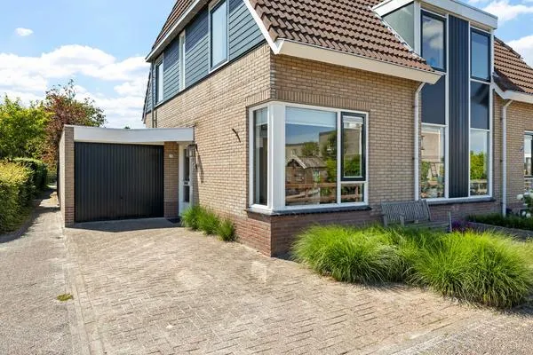 Twee-onder-één-kap te koop: It Bûterfabryk 26, Grou Grou