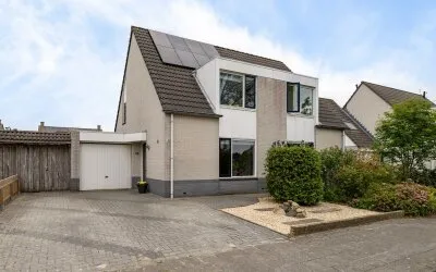 Twee-onder-één-kap te koop: it Helmhout 16, Nijehaske Heerenveen