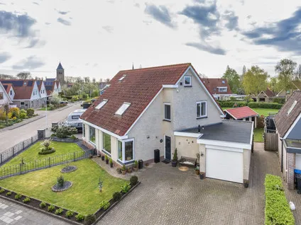 Twee-onder-één-kap te koop: It Risplân 8, Easterein Easterein