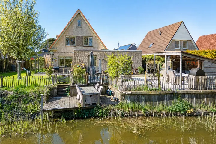 Vrijstaande woning te koop: It Skûtsje 14, Metslawier Mitselwier