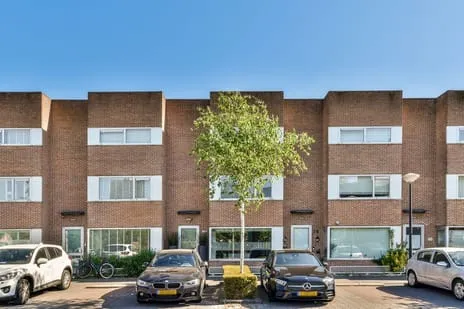 Tussenwoning te koop: Iwan Kantemanplein 28, De Aker-Oost Amsterdam
