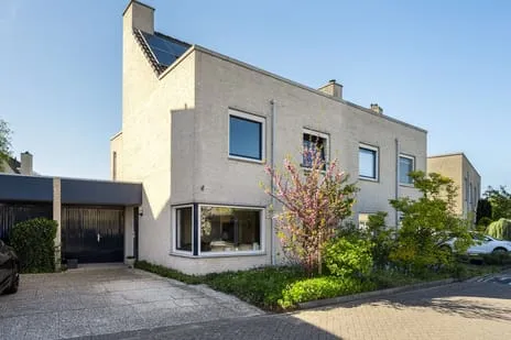 Tussenwoning te koop: Izak Osstraat 44, Schellerbroek Zwolle