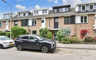 Tussenwoning te koop: J. Boezerstraat 70, Houtwijk 'S-Gravenhage