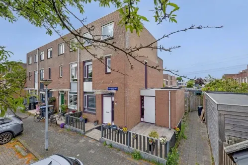 Hoekwoning te koop: J. Breebaardstraat 2, Westerwatering Noord Zaandam