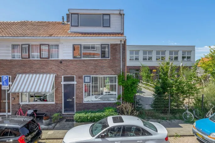 Hoekwoning te koop: J.C. van Wessemstraat 28, Burgemeestersbuurt Zaandam