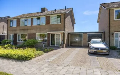 Tussenwoning te koop: J F Kennedylaan 15, Uithuizen Zuid - West Uithuizen