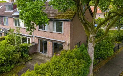 Hoekwoning te koop: J.H. Meijerstraat 1, Bloemenkwartier Zuid Hilversum