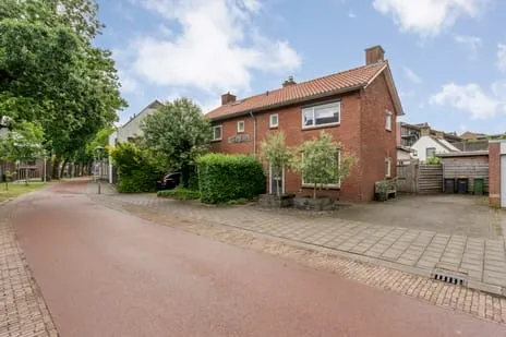 Semi-detached for sale: J.H. Prengerlaan 1, Centrum Saneringsgebied Hardenberg