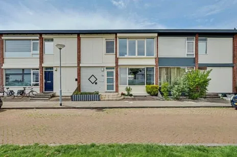 Tussenwoning te koop: J.I. Sandersestraat 76, Zeewijksingel Oost-Souburg