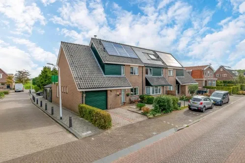 Hoekwoning te koop: J.J. Allanstraat 300, Westzaan
