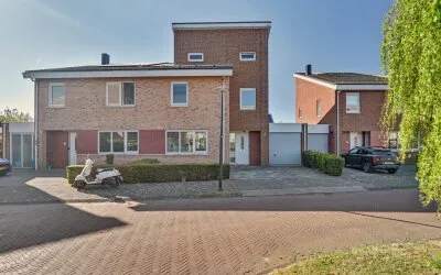 Tussenwoning te koop: J.J. Slauerhoffplantsoen 9, Erasmus Veld 'S-Gravenhage