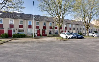 Tussenwoning te koop: J.M. den Uylstraat 61, Hoornse Meer Groningen