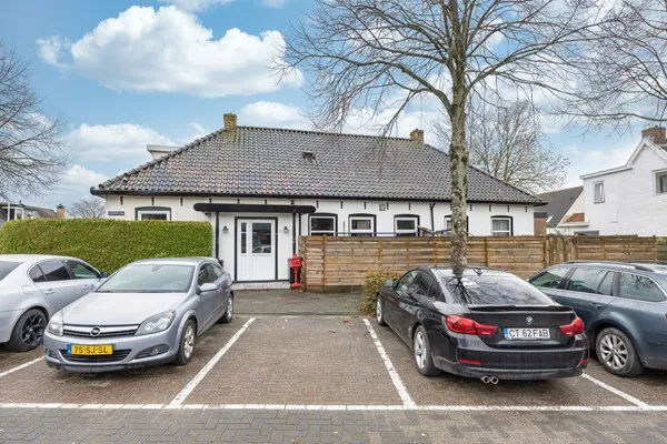 Vrijstaande woning te koop: J.P. van der Bildtstraat 2, Vrouwenparochie